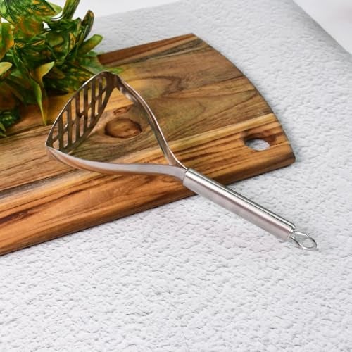 SUPERMOM Stainless Steel Potato Masher 1 Pc – Heavy Duty Vegetable Masher with Stylish Handle – Durable Food Mashing Crusher for Pav Bhaji, Fruits & More – Easy Grip, Effortless Handheld Kitchen Tool - Image 5