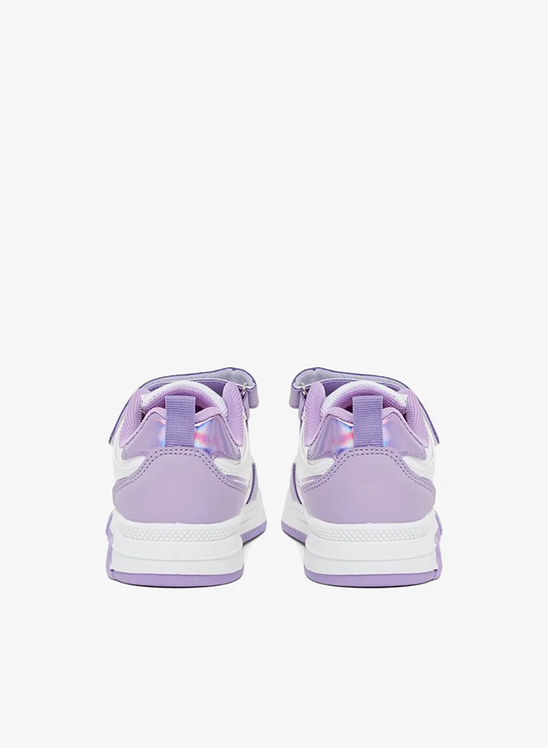 ستايلي اكتيف سنيكرز بألوان متداخلة، مقدمة دائرية مع شريط خلفي