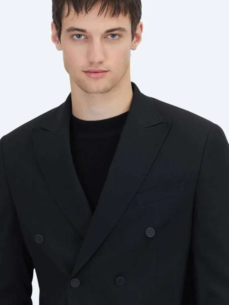 كيب جاكيت أسود مخطط مريح