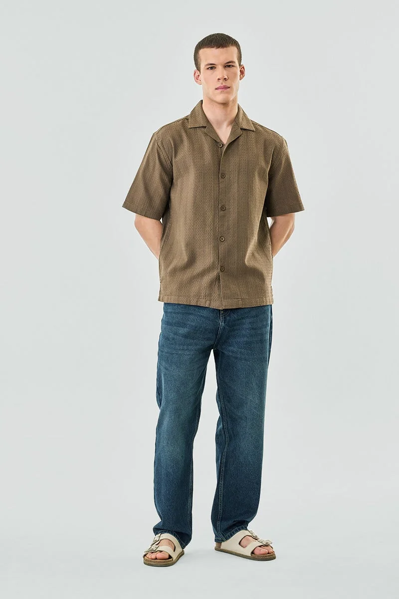 سنيتش قميص قطني % بقصة مستقيمة ونقش