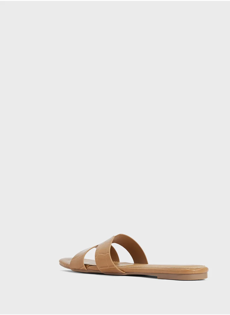ايلا Ladies Classic Flat Sandal