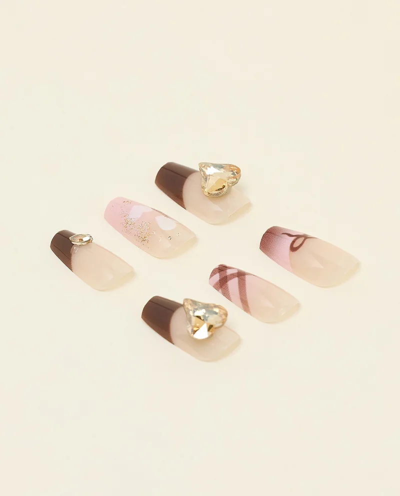 أر أند بي Wearable Nails