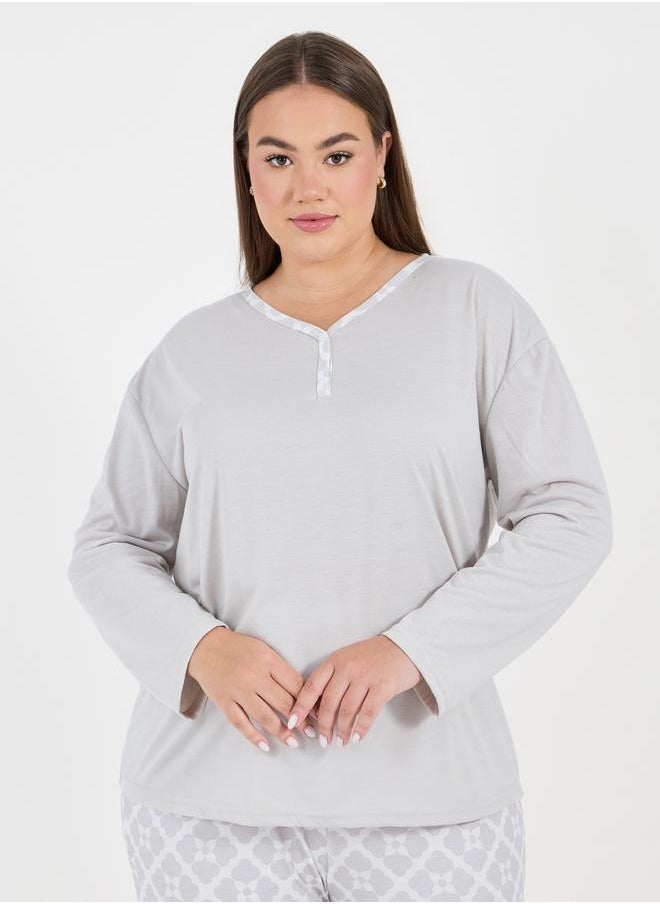 Styli Plus Size Placket V Neck Drop Shoulder T-Shirt & Geo Print Pyjama Set  - Image 3