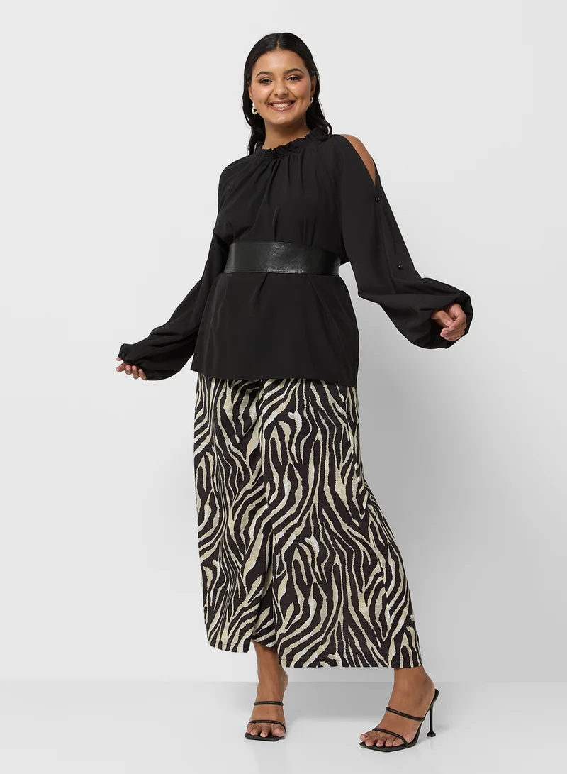 Ella Plus Top With Shoulder Slit