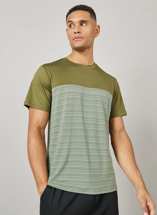ستايلي Panelled Texture Knit Running T-shirt with Back Reflective Print