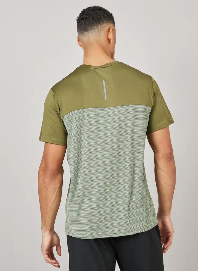 ستايلي Panelled Texture Knit Running T-shirt with Back Reflective Print