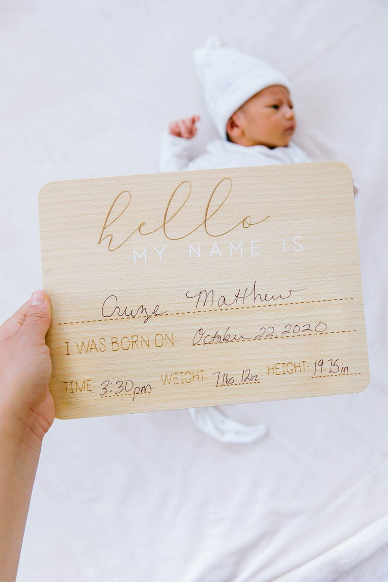 Pearhead Baby Welcome Sign GenderNeutral Hello Baby Arrival Photo Prop Hospital Birth Announcement Newborn Birth Stats Board Photo Prop 825 x 11 Wood - Image 4