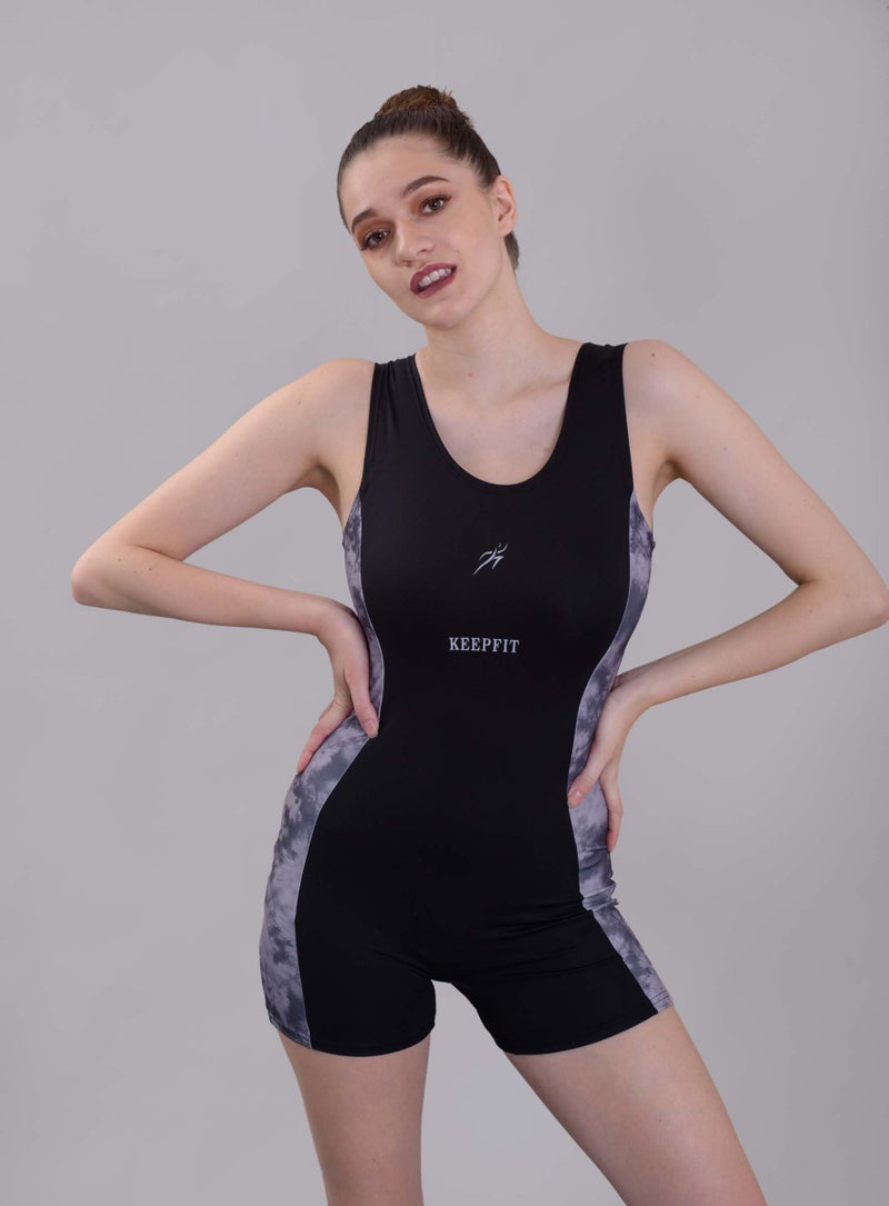 Keepfit كِبفيت ملابس سباحة نسائية قطعة واحدة بدون أكمام بتصميم شريط جانبي باللونين الأسود والرمادي - Image 5