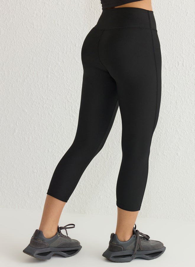 trendyol Black Reflective Print Detail Capri Length Knitted Sports Tights THMSS25TY00001 - Image 3