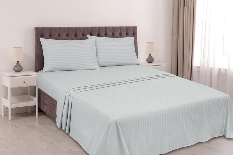ROYALE LINENS طقم شراشف كال كينج 4 قطع من رويال لينينز - مايكروفايبر ناعم - 1 شرشف مجهز، 1 شرشف مسطح، 2 كيس وسادة - مقاوم للتجعد والبهتان - شراشف فندقية فاخرة (فضي مخطط، كال كينج) - Image 2