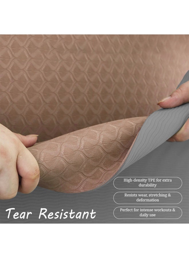 كينجمازي سجادة يوجا سميكة جدًا مقاس 183x80x0.8 سم مصنوعة من مادة TPE صديقة للبيئة ثنائية اللون – مقاومة للانزلاق، مضادة للماء مع خطوط محاذاة، مناسبة أيضًا كأرضية عازلة للصوت للقفز بالحبل والرقص، تشمل حقيبة شبكية لحمل السجادة وحزام كتف قابل للتعديل (سمك 8 مم) - Image 5