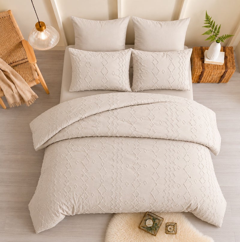 HOMETOPIA Luxury King Size 6-Piece Comforter Set 264×229 cm – Embossed Fabric, Ultra Soft & Breathable Fabric, Comfortable, All-Season Use, Premium Quality, Ideal for AC Rooms & Home Use in Saudi Arabia. - Image 2