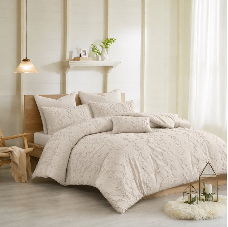 HOMETOPIA Luxury King Size 6-Piece Comforter Set 264×229 cm – Embossed Fabric, Ultra Soft & Breathable Fabric, Comfortable, All-Season Use, Premium Quality, Ideal for AC Rooms & Home Use in Saudi Arabia. - Image 3
