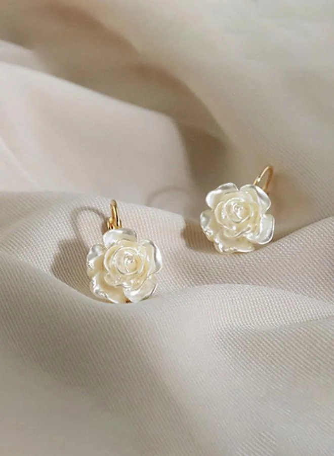 تايك تو أقراط متدلية بشكل وردة بيضاء