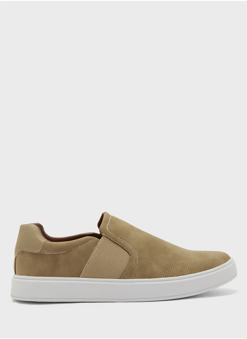 سفنتي فايف Casual Slip Ons