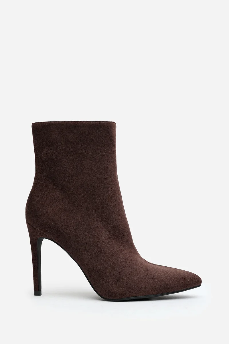 ويرز ذات فروم Kira' Pointed Toe Stiletto Ankle Boots