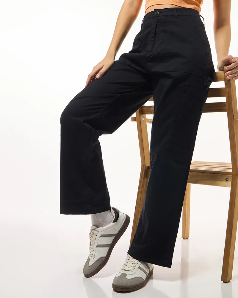 bewakoof Bewakoof Women's Black Baggy Oversized Cargo Carpenter Pants