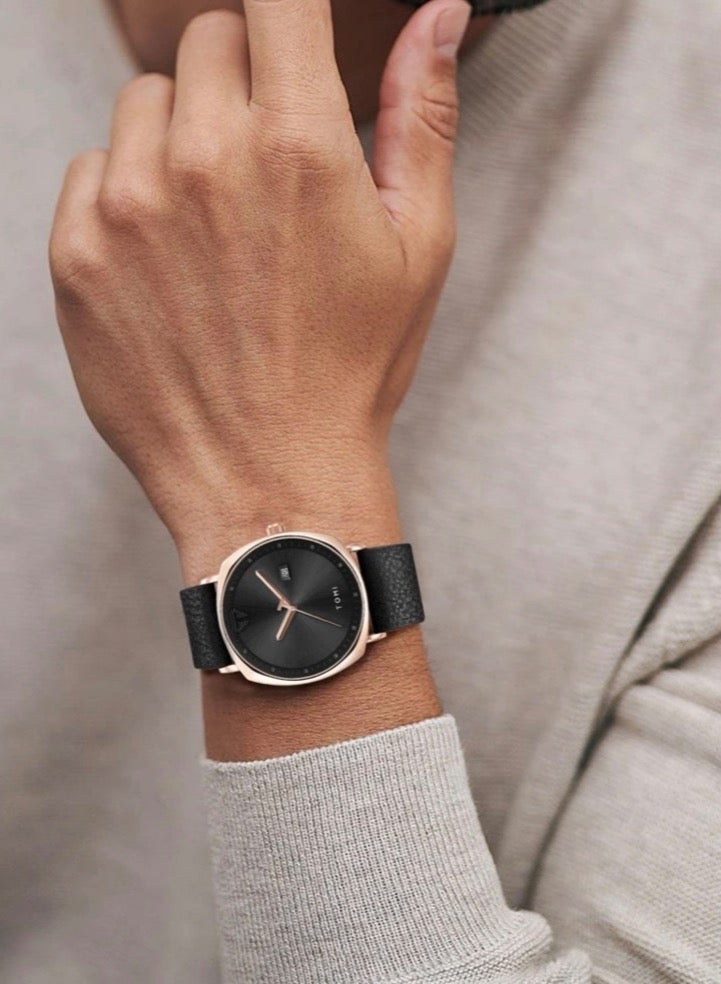 TOMI Black Leather Watch For Men And Women - Image 4