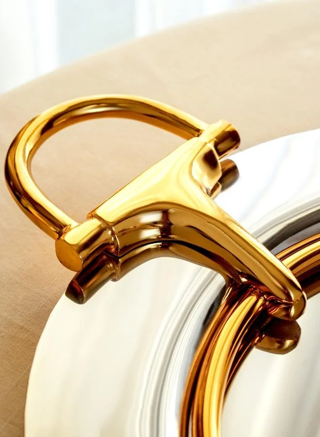 Casa Quesera Handmade with heritage in every detail.Our Gleam Tray is a celebration of craftsmanship — made from high-grade stainless steel and accented with hand-applied brass, each tray bears the mark of the artisan who shaped it. Slight variations in finish speak to its authenticity and make each piece uniquely yours.