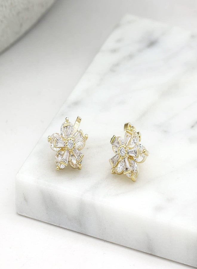 يوكول أقراط YOQUCOL على شكل زهرة ندفة ثلجية مرصعة بكريستال الزركونيا المكعب الذهبي، بمشبك، بدون ثقب، للنساء - Image 2