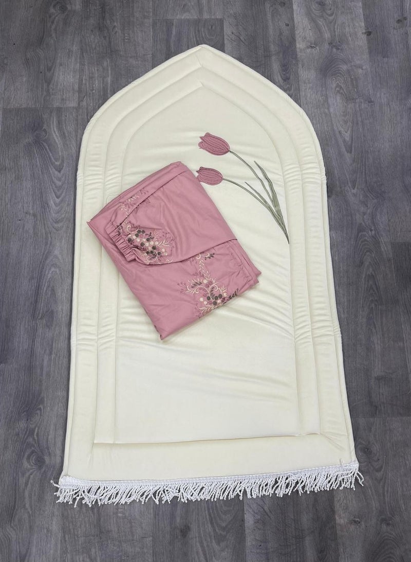 Tulip Prayer Set  It consists of a prayer rug lined with comfortable sponge, 2 cm thick, embroidered with a tulip flower, with an open embroidered prayer dress with a side tie for closure. Cool and soft fabric We present it inside a zippered cloth bag, suitable for gifting. 