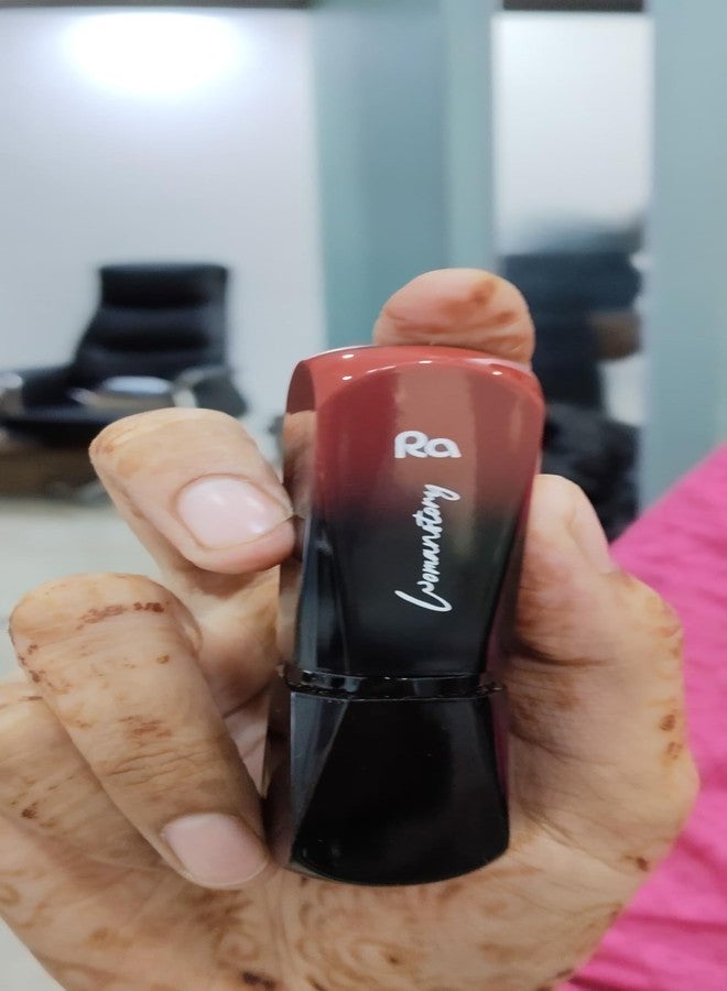 آر اي أحمر شفاه را وومان ستوري مات بوليت | يدوم حتى 12-15 ساعة | غني بالأصباغ | عبوة سوداء مع لون - قرمزي - بني - Image 1