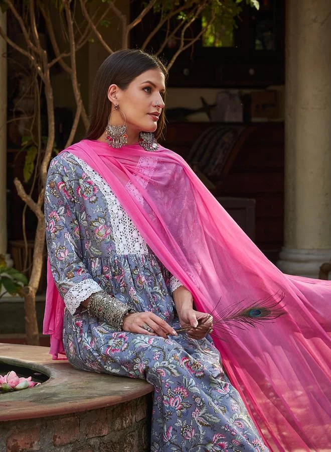 SASSAFRAS SASSAFRAS Grey Floral Gathered Kurta with Pencil Pants and Dupatta Set