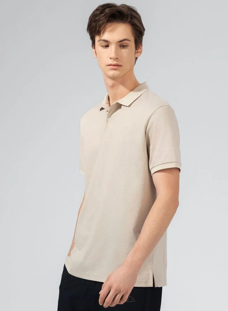 جيوردانو قميص بولو رجالي بقصّة Slim Fit Liquid Touch