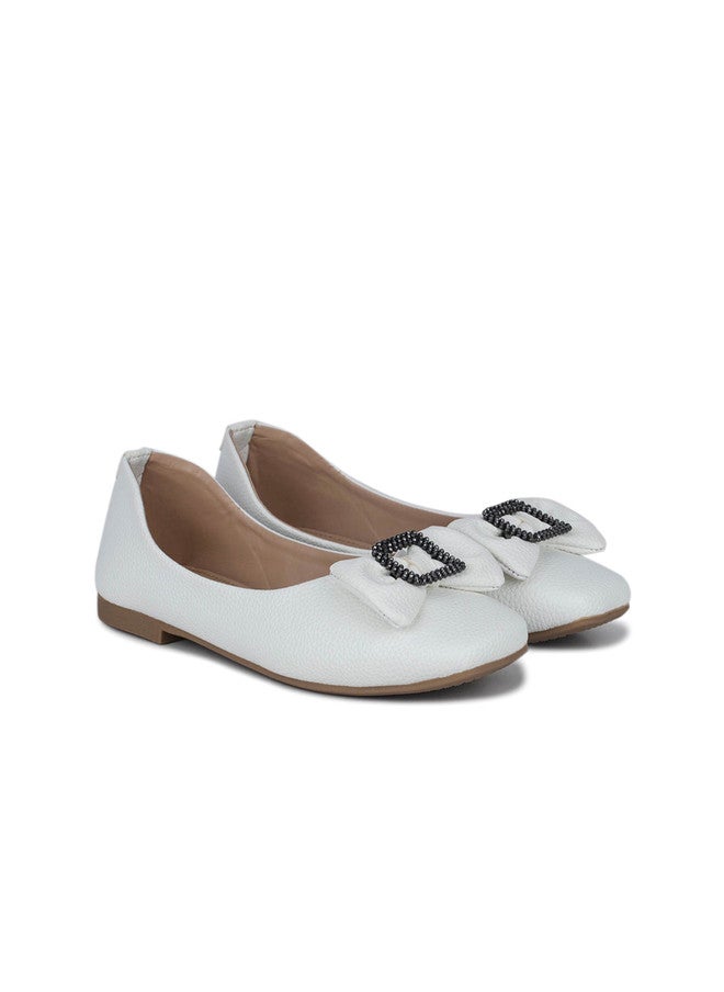 She Zone White Ballerinas Flats for Women - Image 2