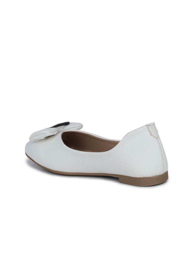 She Zone White Ballerinas Flats for Women - Image 3