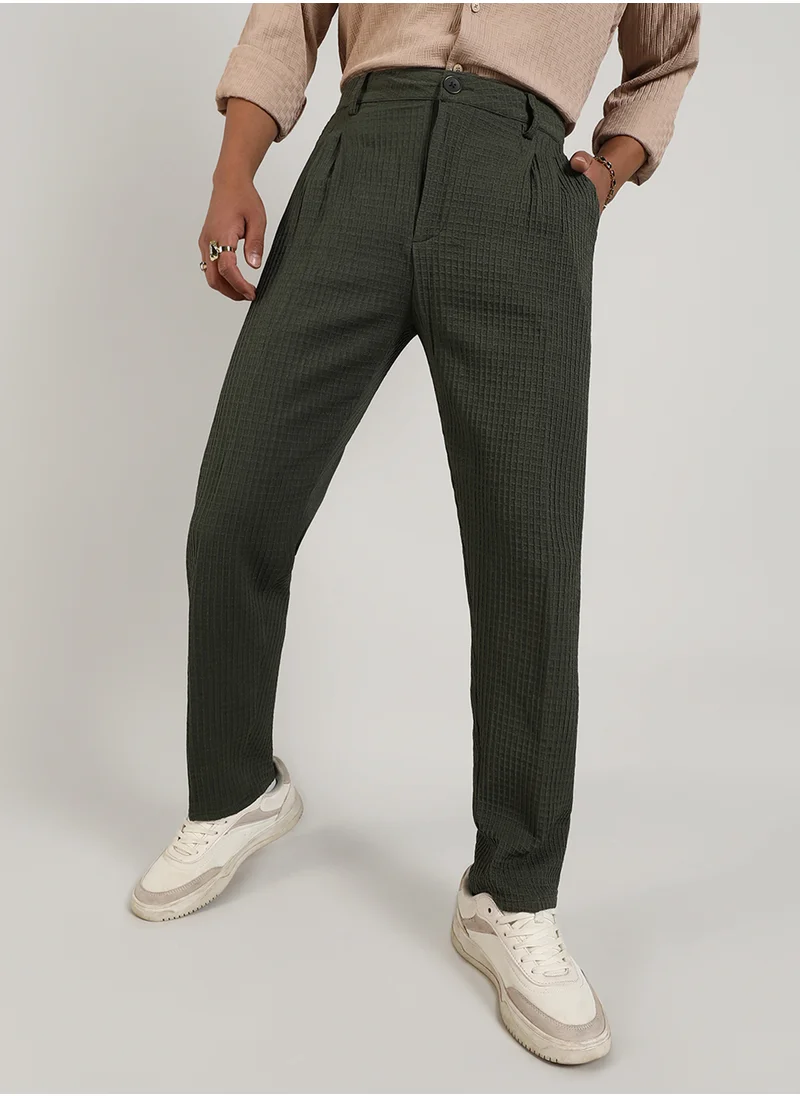 كامبوس سوترا Campus Sutra Men's Forest Green Textured Graph Check Trousers For Casual Wear | Tailored Fit | Mid-Rise | Button Closure | Trousers Crafted With Comfort Fit For Everyday Wear