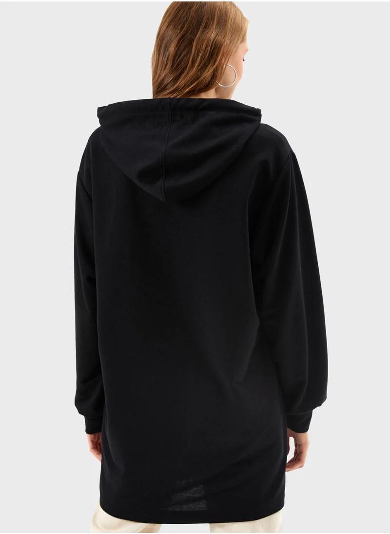 موني موني Graphic Detail Hoodie with Front Pockets