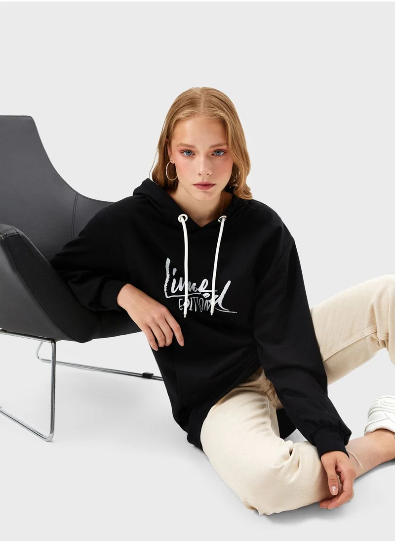 موني موني Graphic Detail Hoodie with Front Pockets