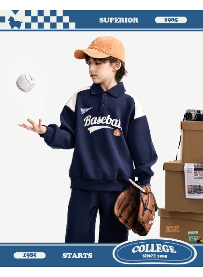 مكد 【طقم】 طقم من قطعتين للبنين لخريف: سويشيرت بطباعة حرفية ياقة مطوية وسراويل مريحة فضفاضة للجري وكرة السلة - Image 1