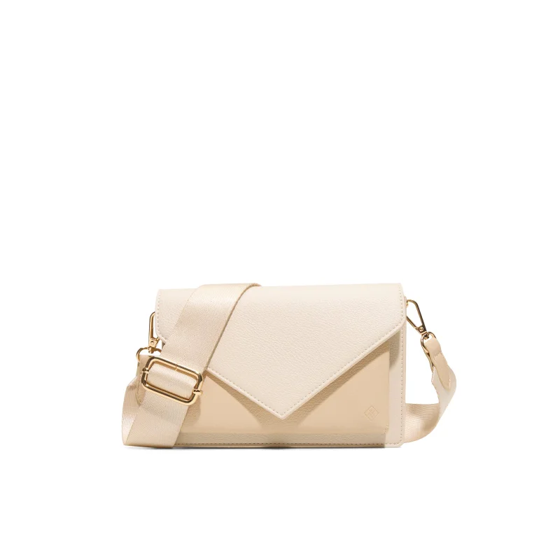 كول ات سبرنج LARISSAA Quilted Flap Crossbody Bag