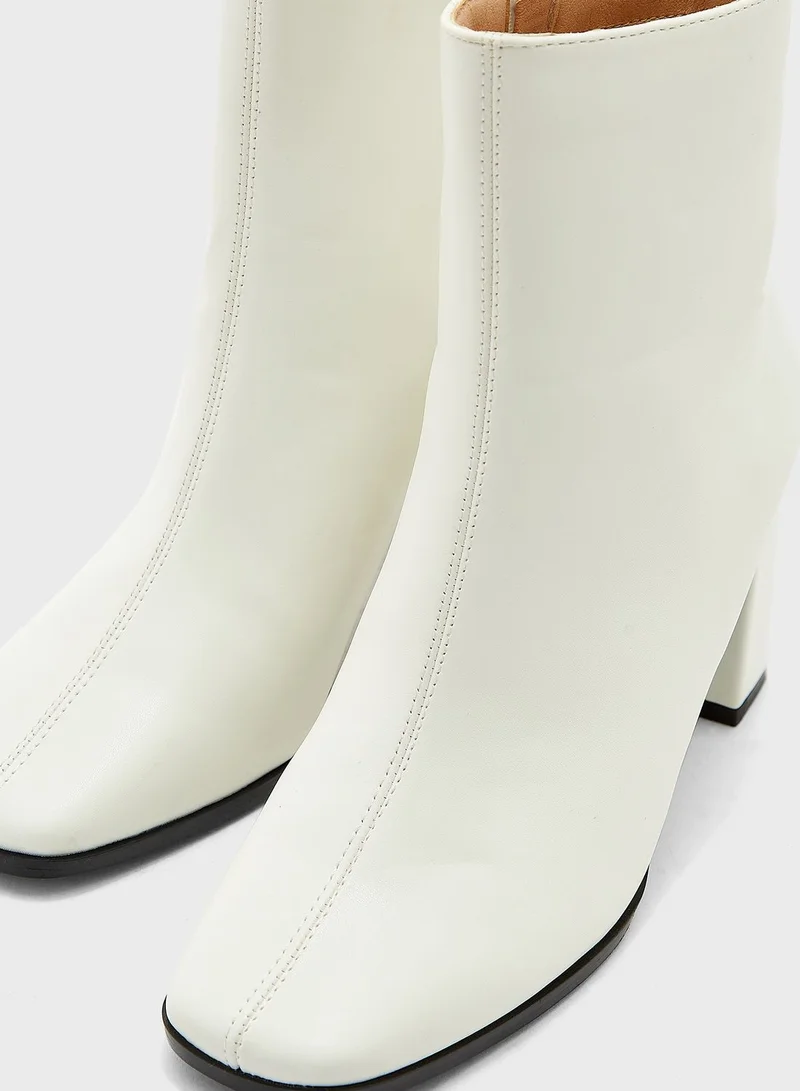 ELLA Pointed Slim Block Heel Boot