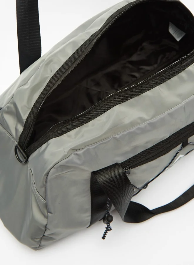 شو اكسبرس Logo Print Duffel Bag with Detachable Strap and Zip Closure