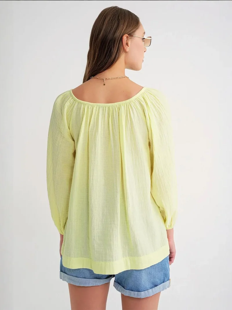 ميكسراي بلوزة ميكسراي من قماش الموسلين بأزرار