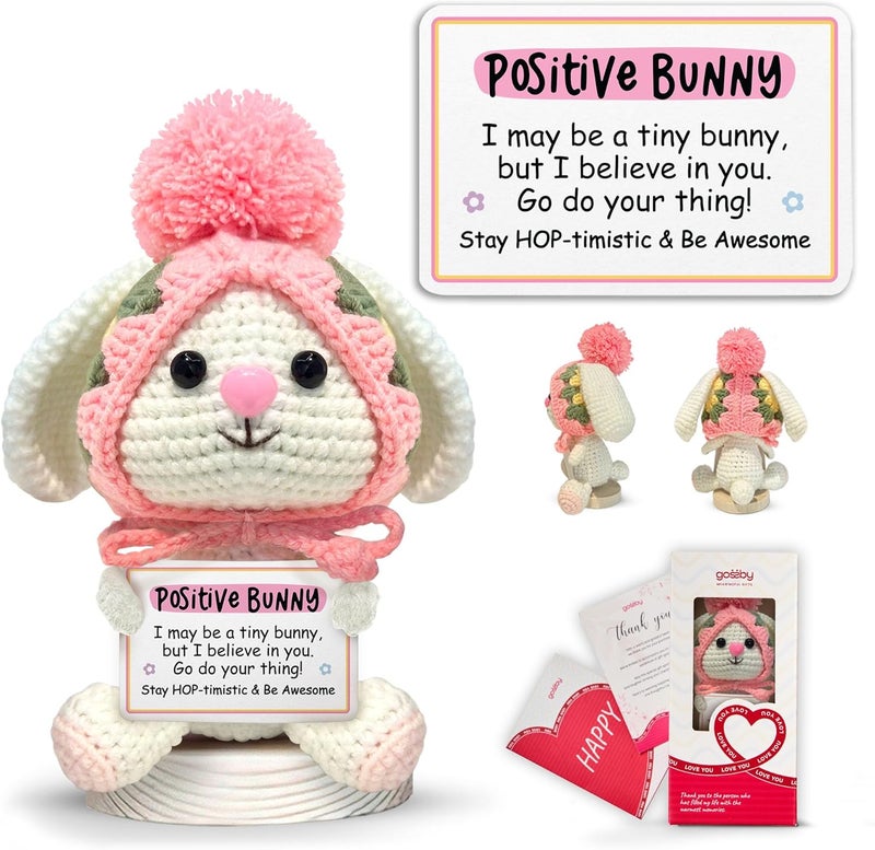 Gossby غزل بنموذج “Gossby Positive Bunny” مصنوع يدويًا – ابقَ متفائلاً ورائعًا… هد��ة ملهمة للنساء، مناسبة لعيد الميلاد أو عيد الميلاد أو لتقديم الدعم العاطفي، أو كهدية تحمل طاقة إيجابية للأصدقاء أو الزملاء في العمل أو المعلمين أو الأمهات. - Image 1