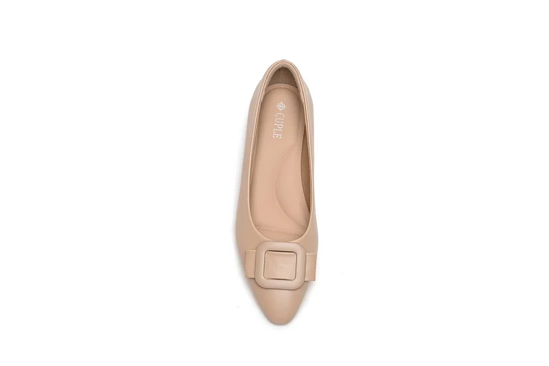 Cuple leather pump with a low block heel