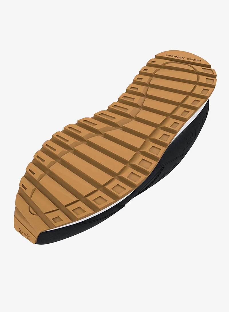 اندر ارمر العدّاء الأساسي