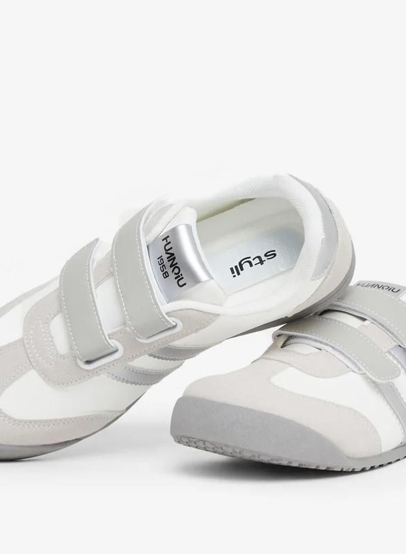 ستايلي اكتيف سنيكرز نسائي فضي مخطط بشريط لاصق