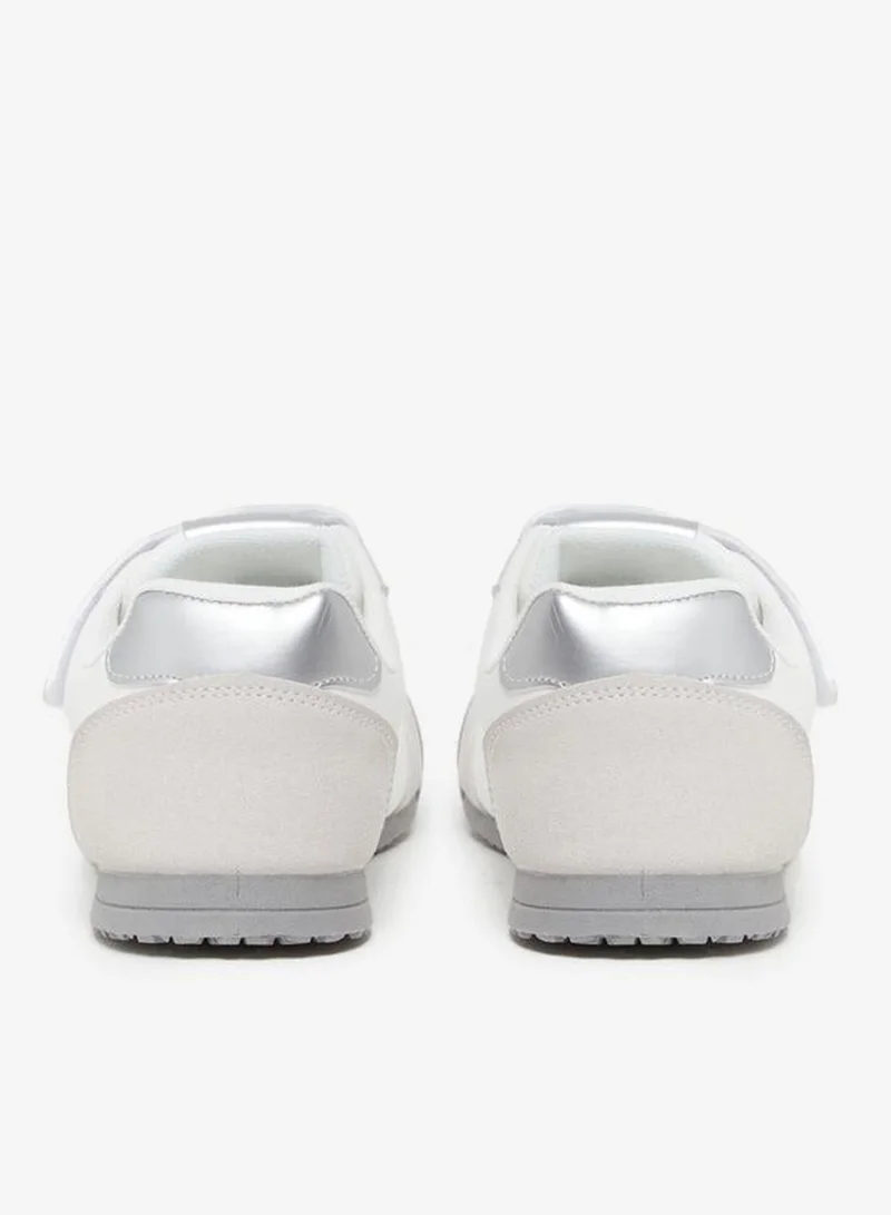 ستايلي اكتيف سنيكرز نسائي فضي مخطط بشريط لاصق