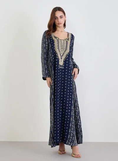 أميرة جلابية مطبعة بالكامل ومزينة بألواح مُطرّزة