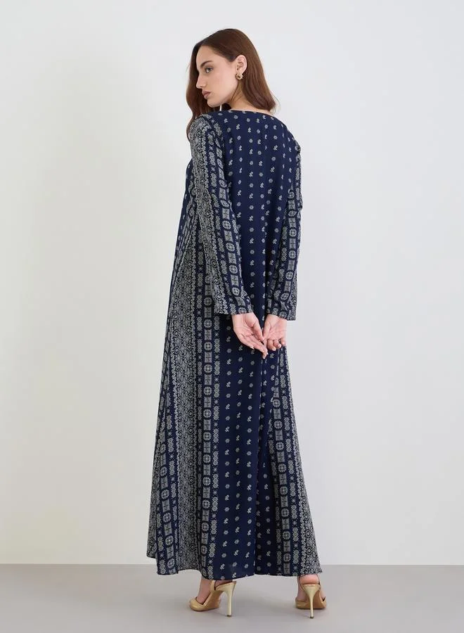 أميرة جلابية مطبعة بالكامل ومزينة بألواح مُطرّزة