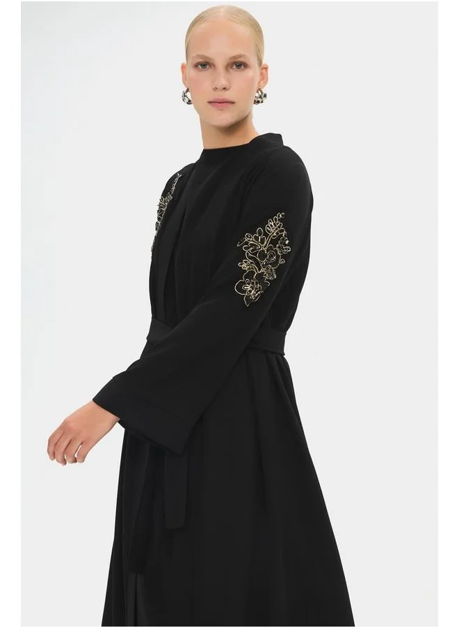 جون June Women Embroidered Detailed Abaya Black