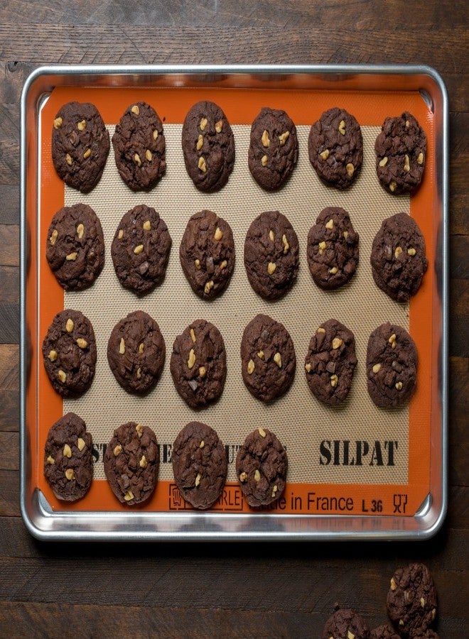 SILPAT Sasa Demarle Silpat Premium Non-Stick Silicone Baking Mat, Big Sheet Pan Size (2/3 Sheet Pan) for a 15''x 21'' Sheet Pan - 13.58''x 19.5'' - ONE MAT ONLY - by Pastry Chef's Boutique - Image 3