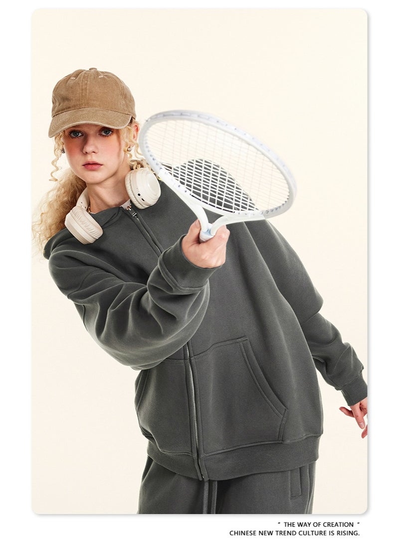 بى طقم من قطعتين: سويت شيرت بغطاء رأس بلون سادة مبطن بالصوف، وكارديجان فضفاض كاجوال، وبنطال رياضي (رمادي) - Image 5