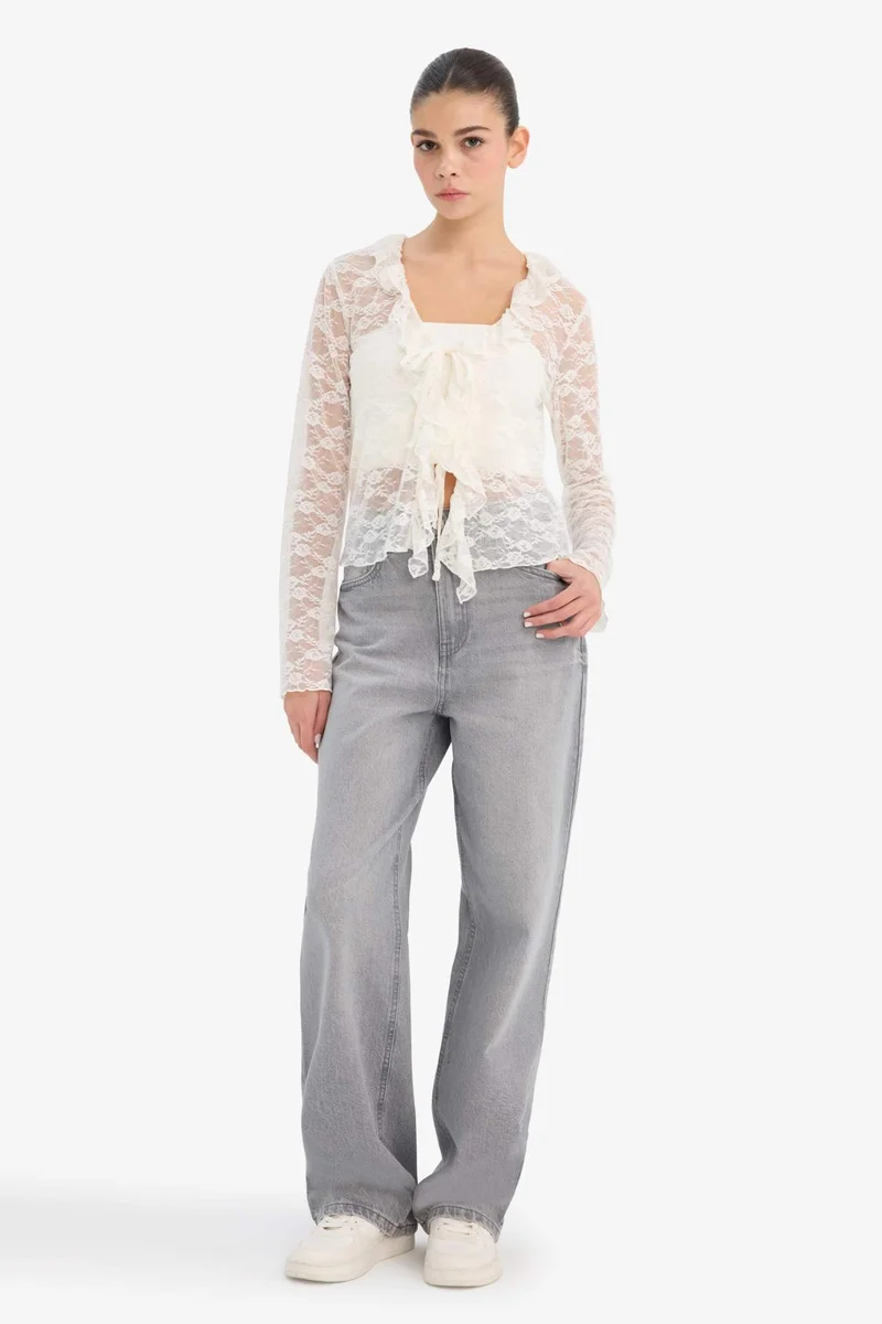 ديفاكتو Fitted V-Neck Lace Long Sleeve Blouse