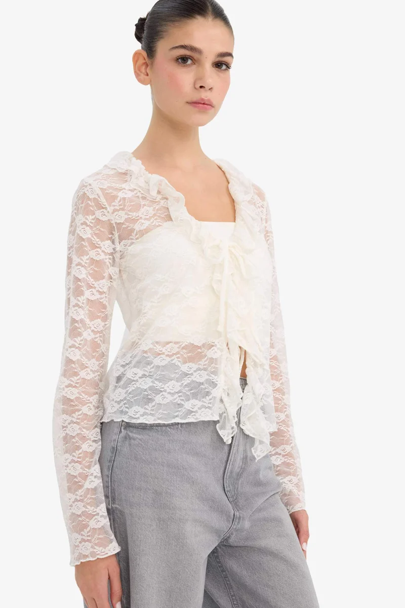 ديفاكتو Fitted V-Neck Lace Long Sleeve Blouse